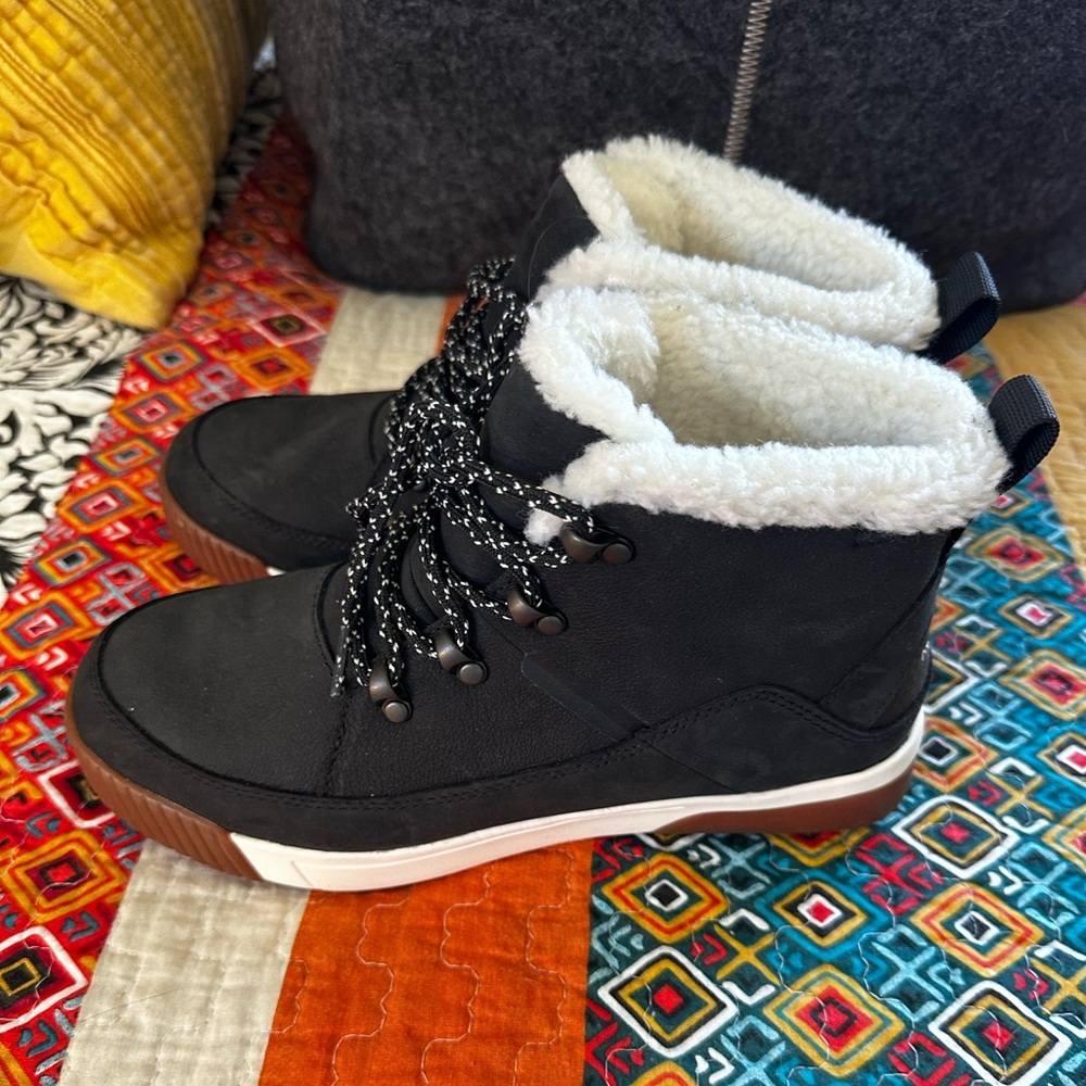 Like New TNF Sierra Waterproof Shoe